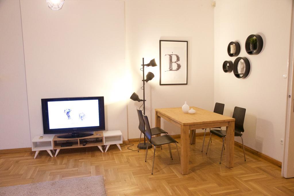 Five Season'S Apartment Budapesta Exterior foto