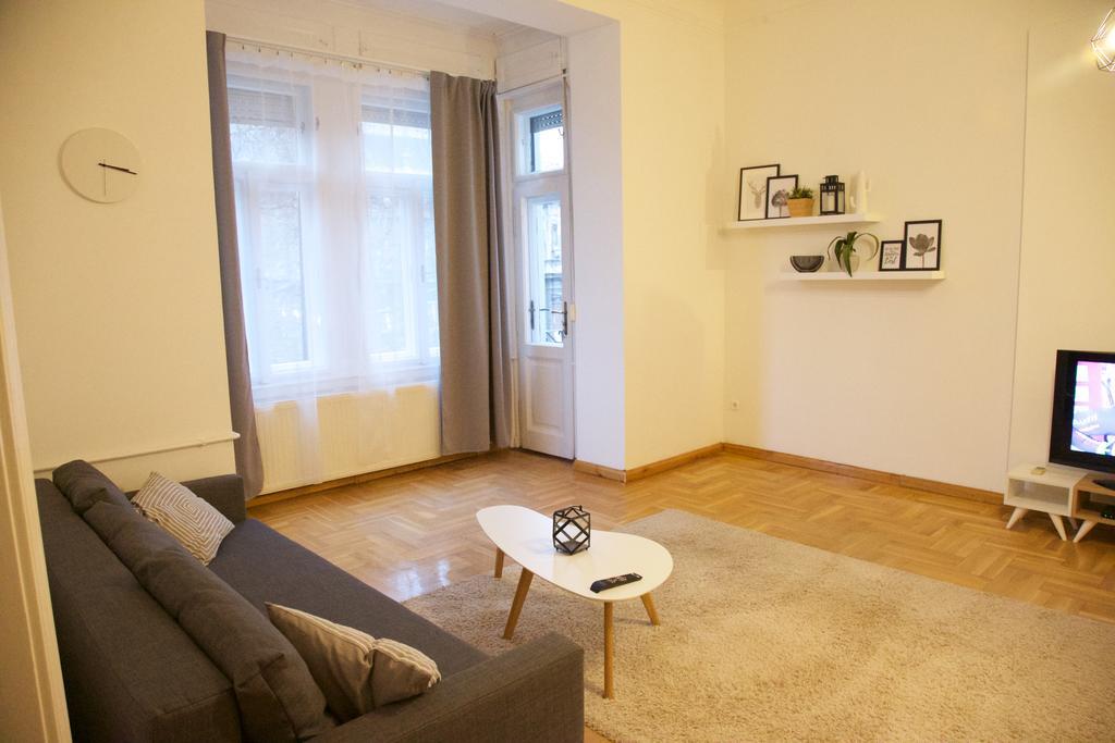 Five Season'S Apartment Budapesta Exterior foto