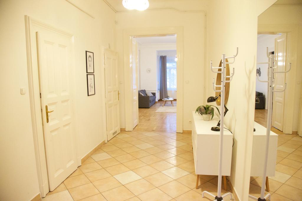 Five Season'S Apartment Budapesta Exterior foto